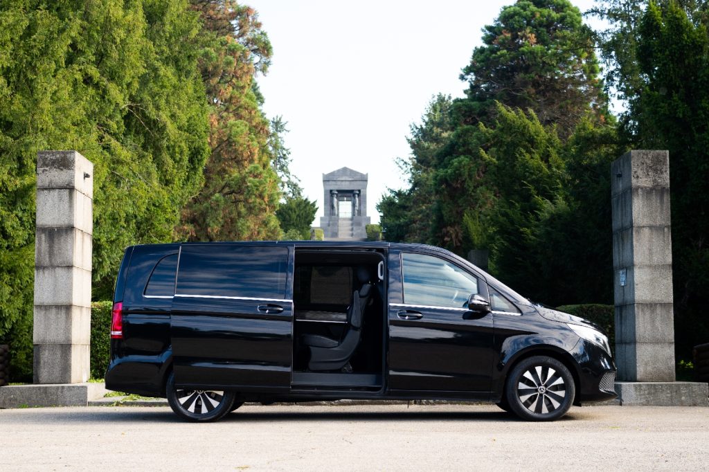 Kombi transferi do Kopaonika sa Mercedesom V-klase